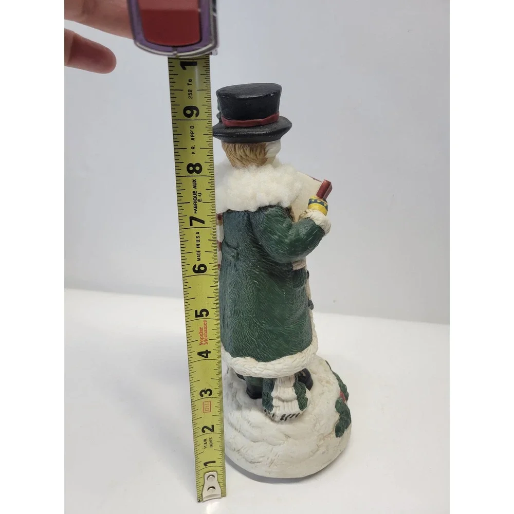 Vtg Christmas Caroler Figurine with Lantern Music‎ Box Plays Joy to the World